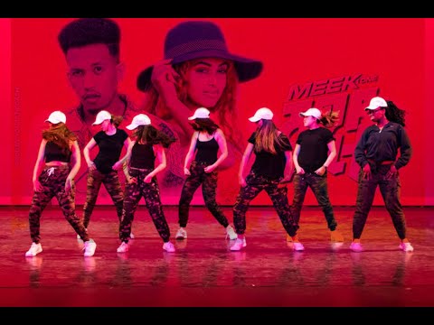 Ethio Dance : Shegye Shegitu ሸግዬ ሸጊቱ Meek1One New Ethiopian Music{With Dance }