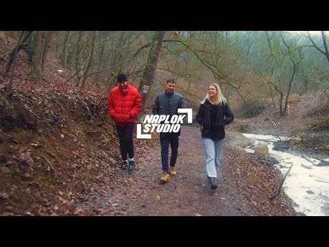 AKC Kretta - Mondd Meg ft. AKC Misi, plo Persici (Official Lyrics Video)