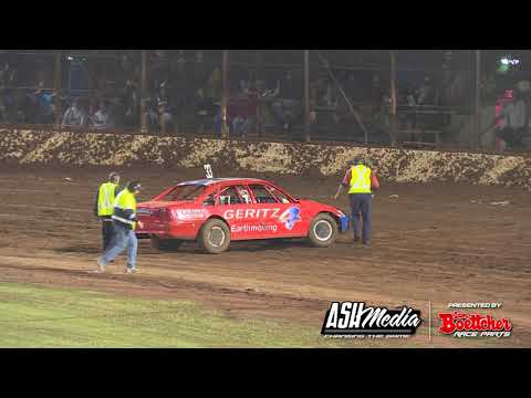 Modified Sedans: Glenn Pagel Amazing Save - Kingaroy Speedway