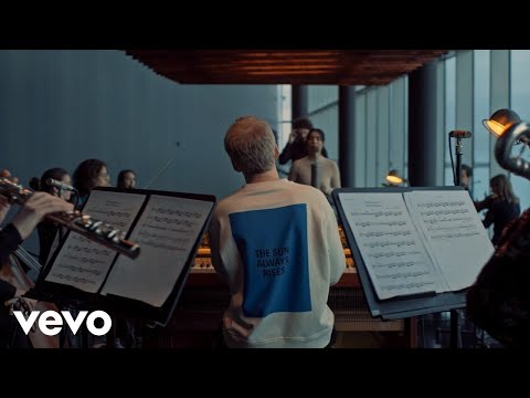 Ólafur Arnalds, Reykjavík Orkestra - Loom (Sunrise Session II / Performance Video)