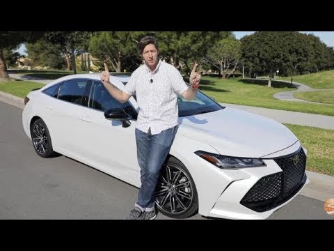External Review Video 0pLoFgteCNY for Toyota Avalon 5 (XX50) Sedan (2018)