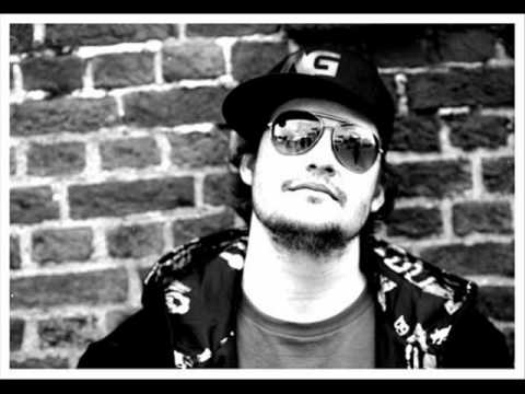 Johnny den Artiest ft. Asham Band - Wie got er mee