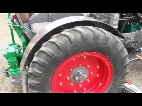 Tracteur Renault AFVH gazogène de 1938