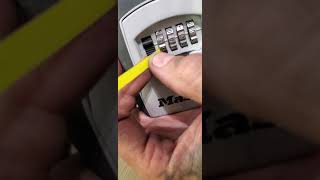 #MasterLock   How to pick Master Lock 5400D Combination Realtor Lock Box with out combination