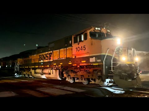H1 Leader: BNSF 1045 Leads S Train w/Beautiful K3L