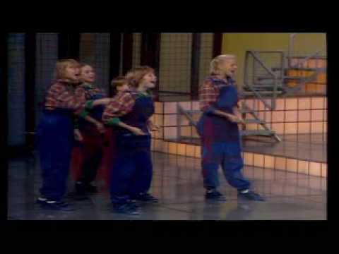 download lagu mp3 mp4 Herbergier Gerstebier, download lagu Herbergier Gerstebier gratis, unduh video klip Herbergier Gerstebier