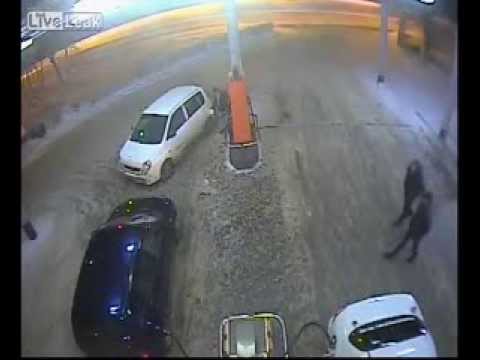 Оренбургские дауны / Attempted arson at petrol station caught on CCTV orenburg russia