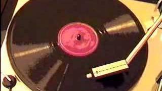 Memphis Minnie " Looking The World Over " (1941)