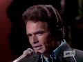 Merle Haggard - The Sidewalks Of Chicago (The Johnny Cash Show 720p)