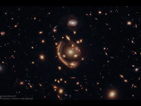 Anneau d'Einstein, GAL-CLUS-022058c