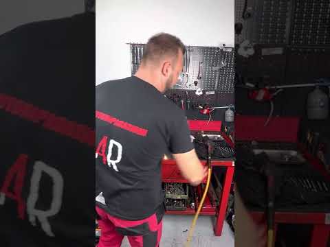 spia batteria!perché si accende? alternatore rotto?