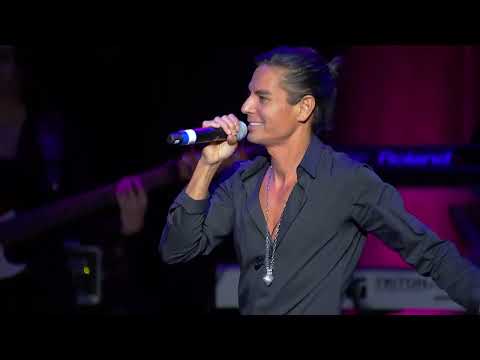 Julio Iglesias Jr. & Elena Iourova new song "Te Extraño " wonderful performance in Beverly Hills, CA