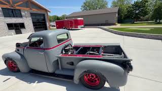 1950 Chevrolet Pickup Pulling In