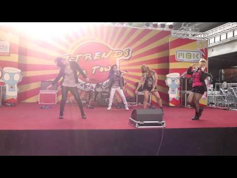 Hunger cover 2NE1 J-Trends 130406