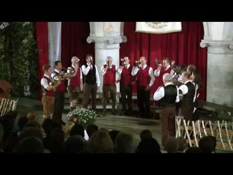 Jagdhornbläsergruppe St Peter - Amlach bringt einen Landler