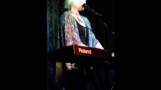 Liz Longley &quot;Only love this time around&quot; 11-20-2014