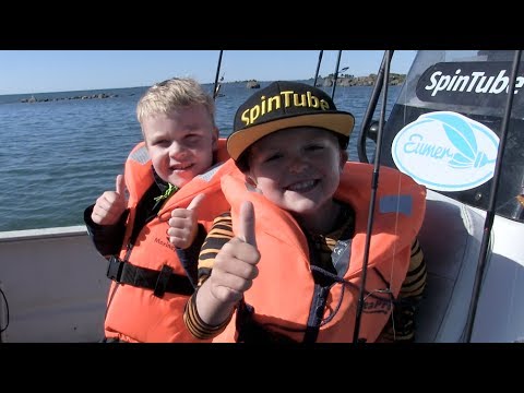 Aurinkoisin video ikinä! ☀️😊 Kalakingit näyttävät mallia kuinka ahvenia jigataan