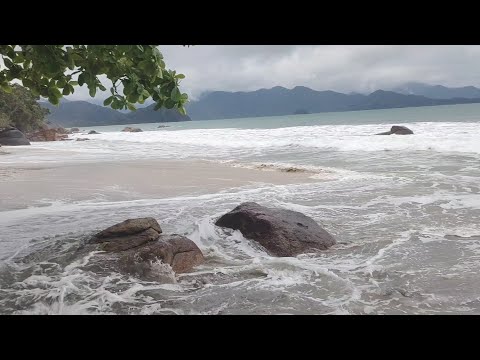 ISSO NÃO ESTÁ NORMAL EM UBATUBA SP ressaca no mar 