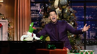 Michael Bublé - &quot;Jingle Bells&quot; w/ Kermit The Frog (Christmas in the City)