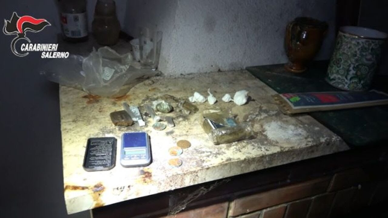 Droga ed estorsioni nel Salernitano, smantellata piazza di spaccio
