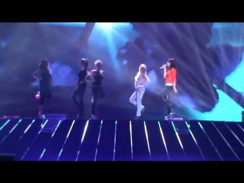 Slovenia: 2nd rehearsal Eurovision 2011 / Maja Keuc - No One