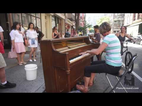 Mom Crushes it on a Street Piano in NYC - Manfred Schmitz Jazz Etude