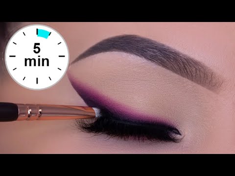 Как да си направите опушена очна линия