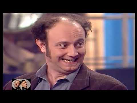 Ale e Franz - panchina ''...oggi per arrivare ho fatto una lotta contro il tempo...!''