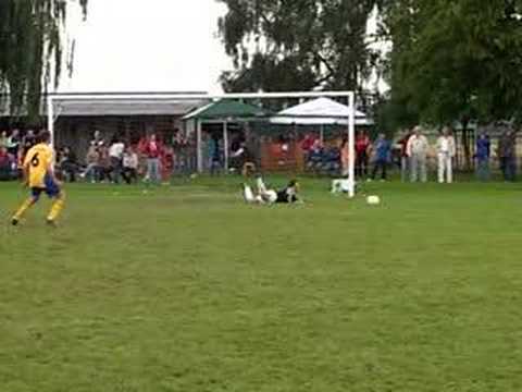 Daniel Zimmermann pariert dreifach gegen SF BG Marburg