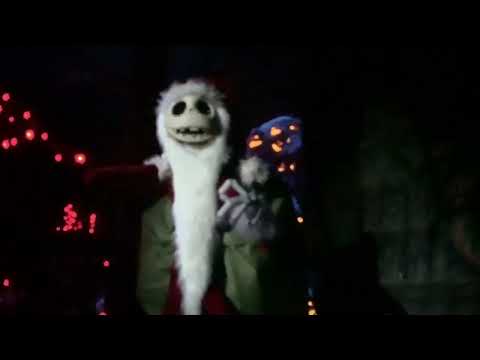 New Gingerbread House in Haunted Mansion Holiday 🎃 at Disneyland