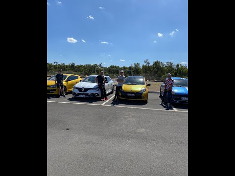 Clio3 RS200 follows Meg4 RS300 Collie Short Track Feb 2022