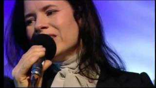 Natalie Merchant: "Motherland"