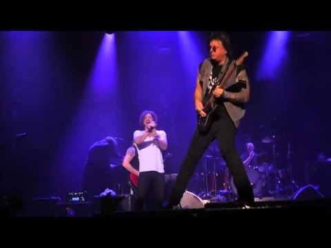 JONAS with Eric Lapointe's Band - Edge of Seventeen - Metropolis 01-01-2016