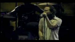 Pearl Jam- Daughter / (Another Brick in The Wall) (Chicago 2007)
