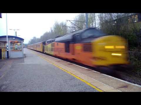 Colas 37099 And 37175 Thrash Past Hatfield With The Test Train