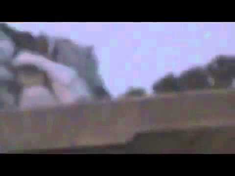 رصد عربة بي ام بي مدمرة بعد استهدافها من قبل كتيبة درع الجزيرة ضمن معركة السيطرة على بابيلا