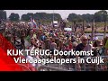 De Vierdaagsewandelaars lopen door Cuijk.