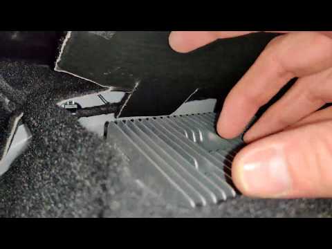 Где расположен слот micro sd для видеорегистратора в Geely Coolray (SX11/Binyue)