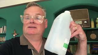 Old fashioned tip for cleaning split milk in a car