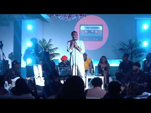 Ignatious -This Woman's Work (Cover) Live