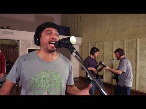 Cabra da Peste - Entre la risa y el dolor