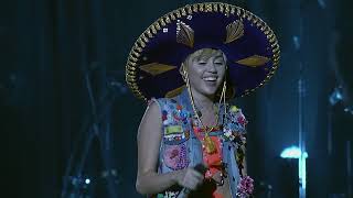 Miley Cyrus - Bangerz Tour (Live from Monterrey)