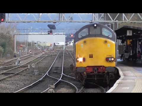 37069 & 37667 pass Gloucester with 3z14 Derby RTC to Canton Pullmans. 01/02/2017
