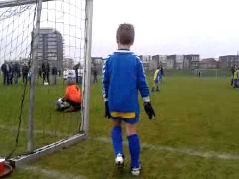 Stef Jacet neemt penalty voor AFC F1