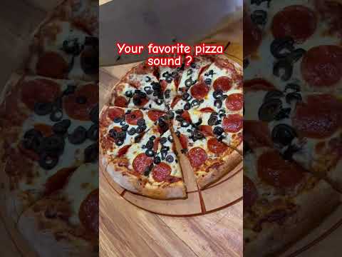 The best pizza sound, crunchy crust pizza, how to cut pizza #fypシ #yummypizza #foryou #fyp #pizza