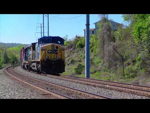 CSX 332 (AC44CW) Engineer Entering Cab Stony Point, NY 5/9/1