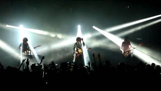 TEMPLES - A QUESTION ISN´T ANSWERED | TEATRO ESTUDIO CAVARET