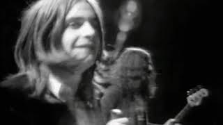 PARANOID jetzt Video ansehen