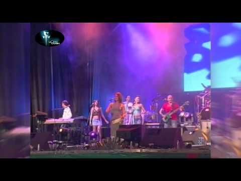 Надя Казакова и Ку-Ку Бенд - Жаден Идвай (live)