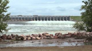 preview picture of video 'FT Randall Dam below Spillway.mov'